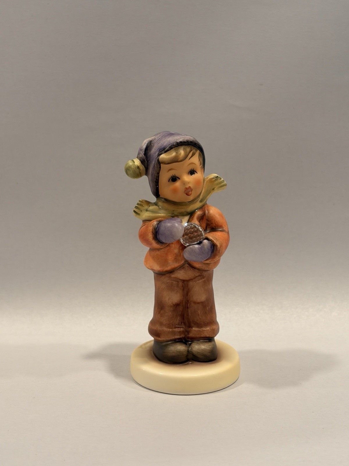 Rare Winter Wonder Hummel Figurine 2366 – Swarovski Crystal