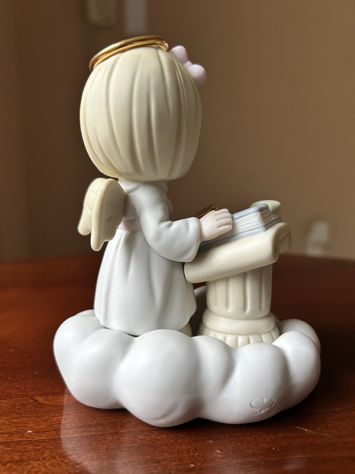 Precious Moments “It’s In The Book” Porcelain Figurine #550020 Holy Bible 2005