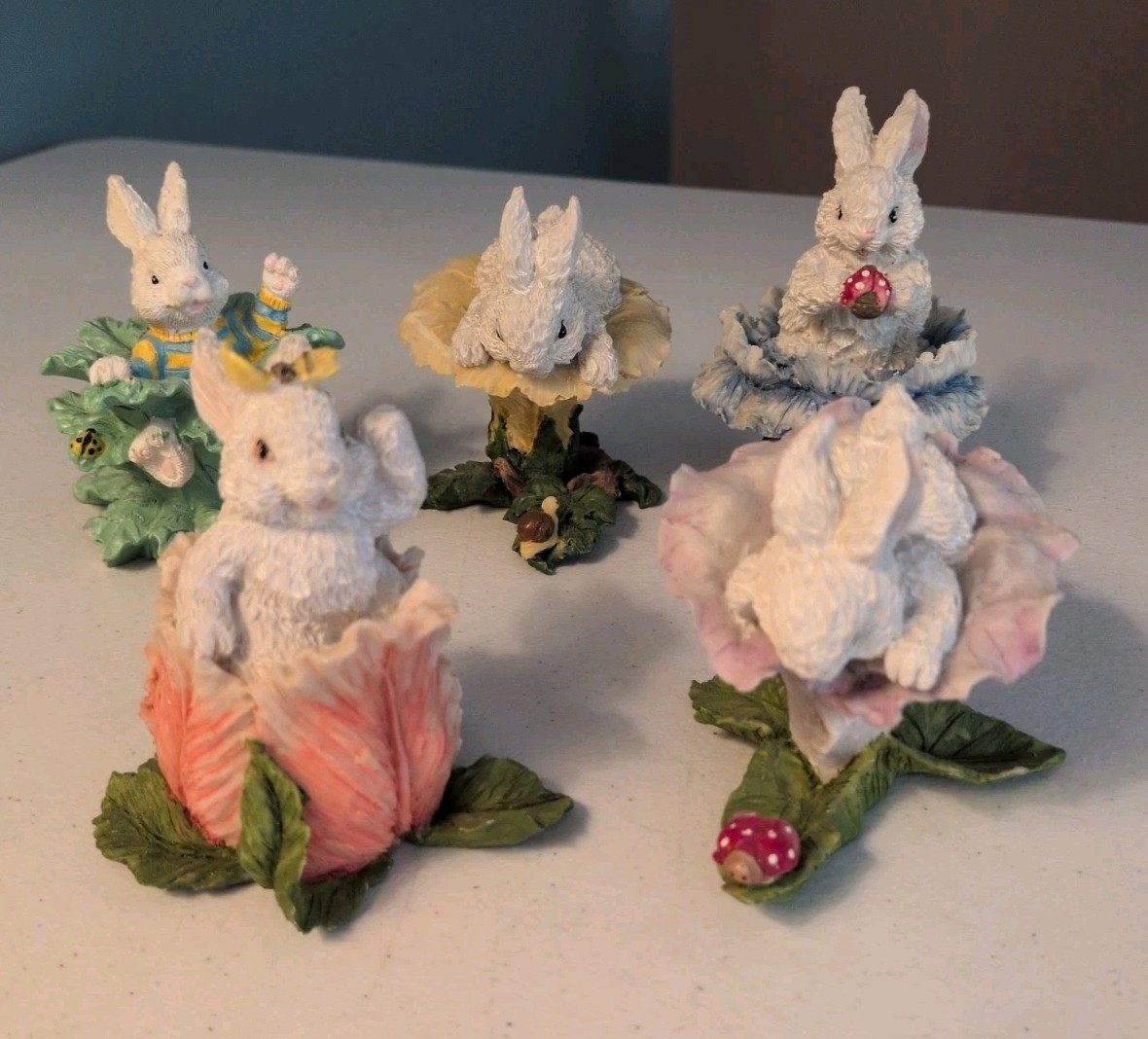 Set Of 5 Bunny In Flower Figurine Resin Spring Easter 3.75″ Rabbit Hare. *READ