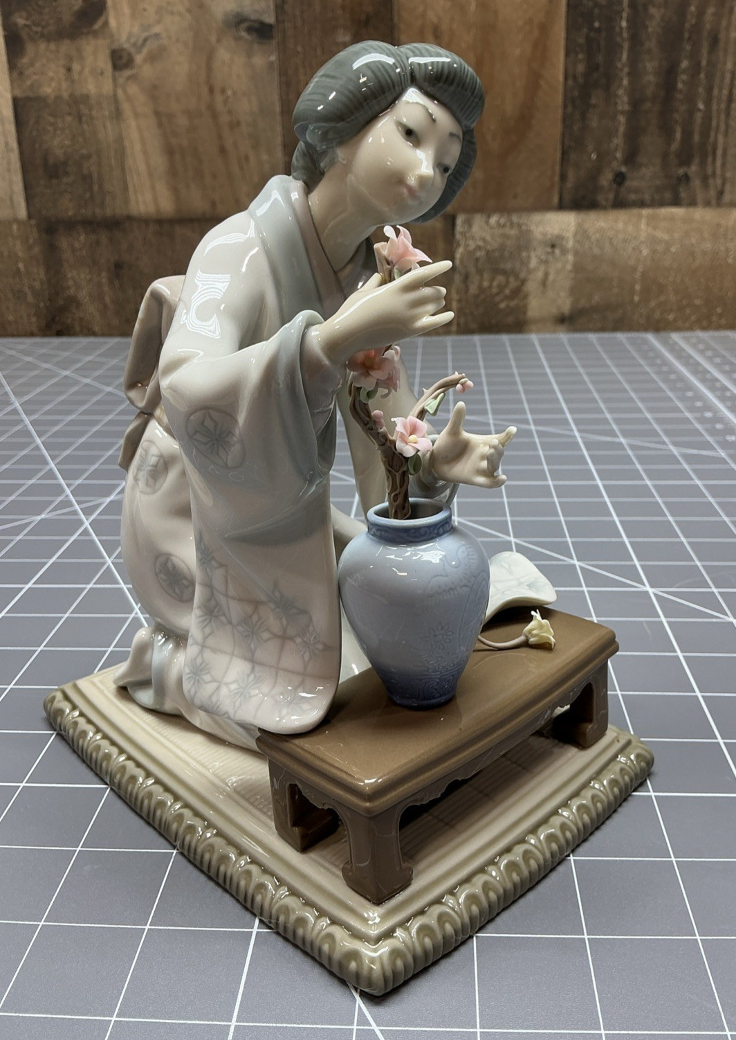 Lladro Japanese Geisha Flower Arranger Porcelain Figurine 4840 Glaze Excellent!
