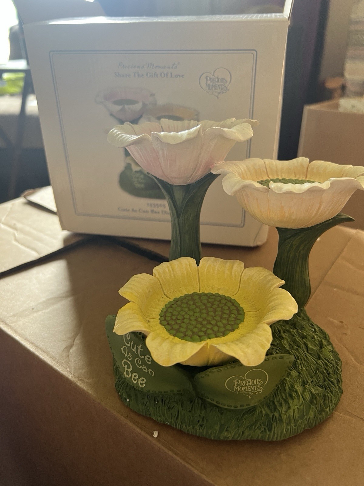 Precious Moments 153505 Cute As Can Bee Display Stand
