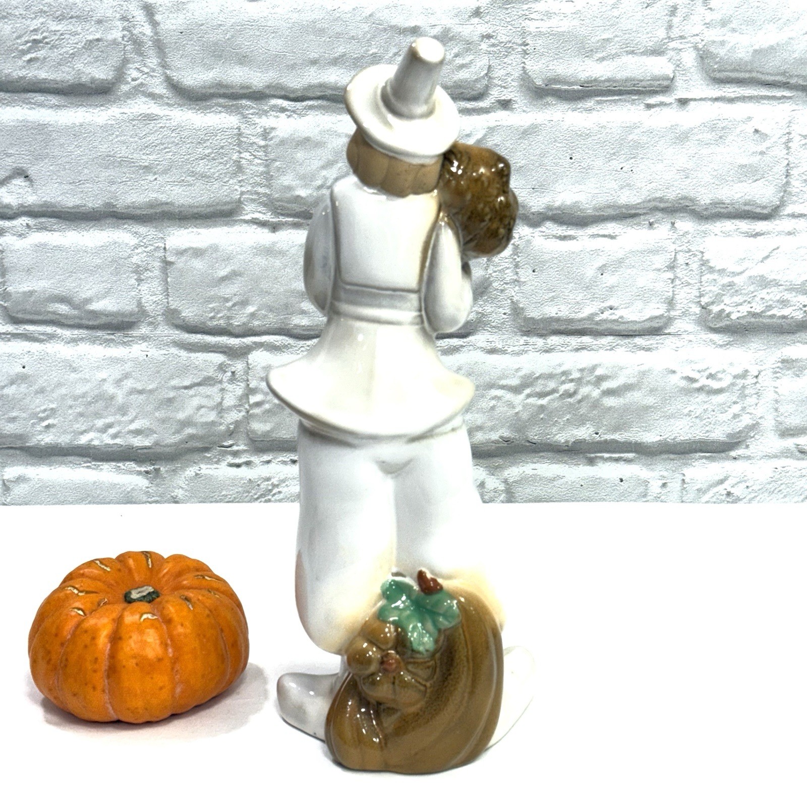Cracker Barrel Ceramic Pilgrims Thanksgiving Figurines Home Decor Sculptures