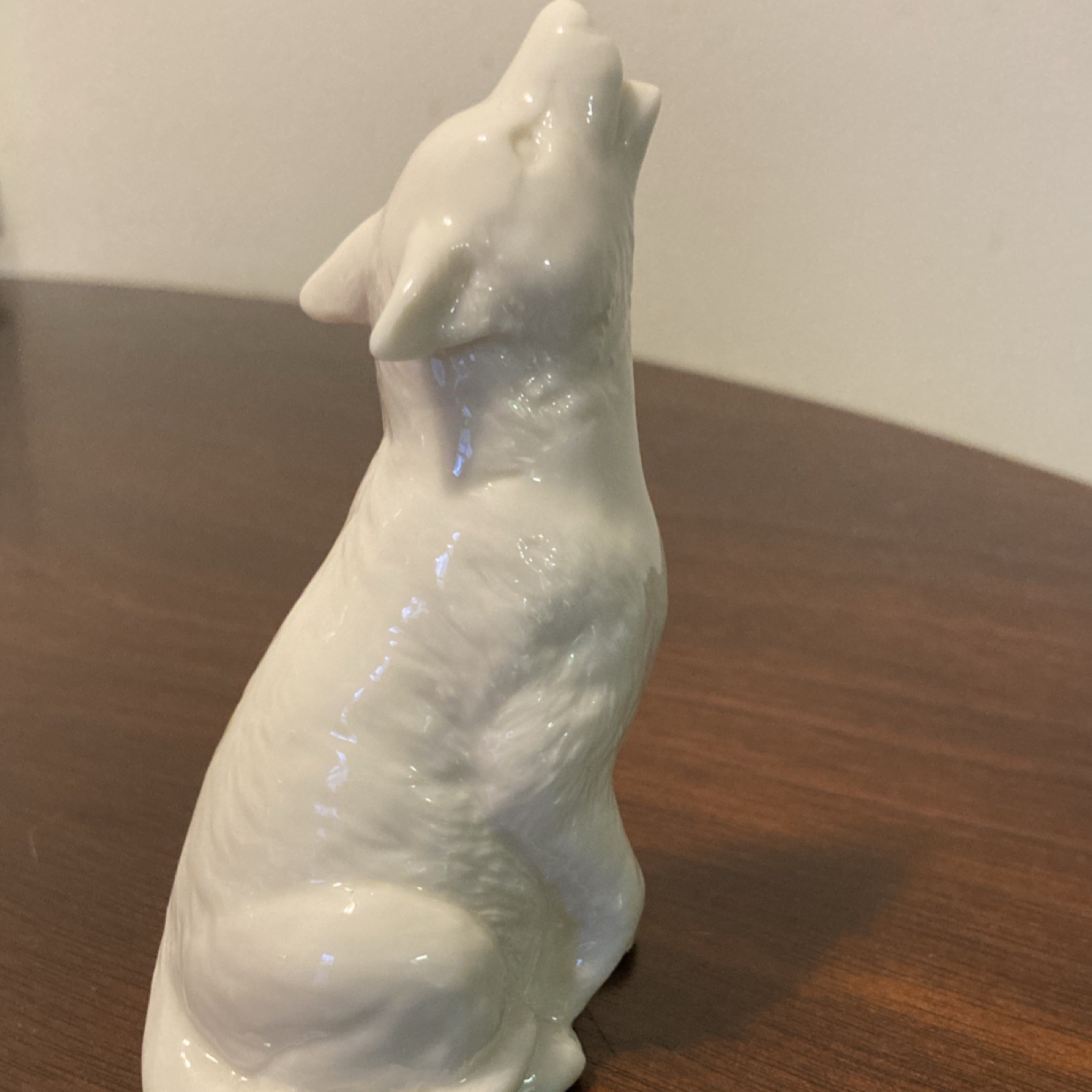 White Ceramic Howling Wolf Figurine Glazed Animal Collectible Unboxed