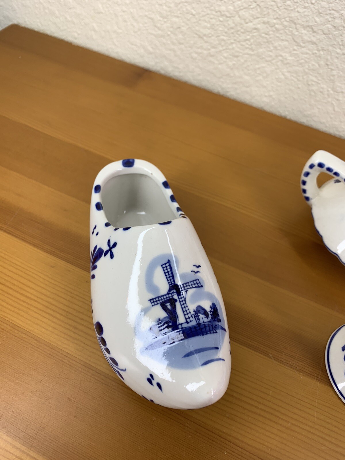 Lot of 5 Vintage Holland And Aruba Delft Blue Miniature Porcelain Figurines