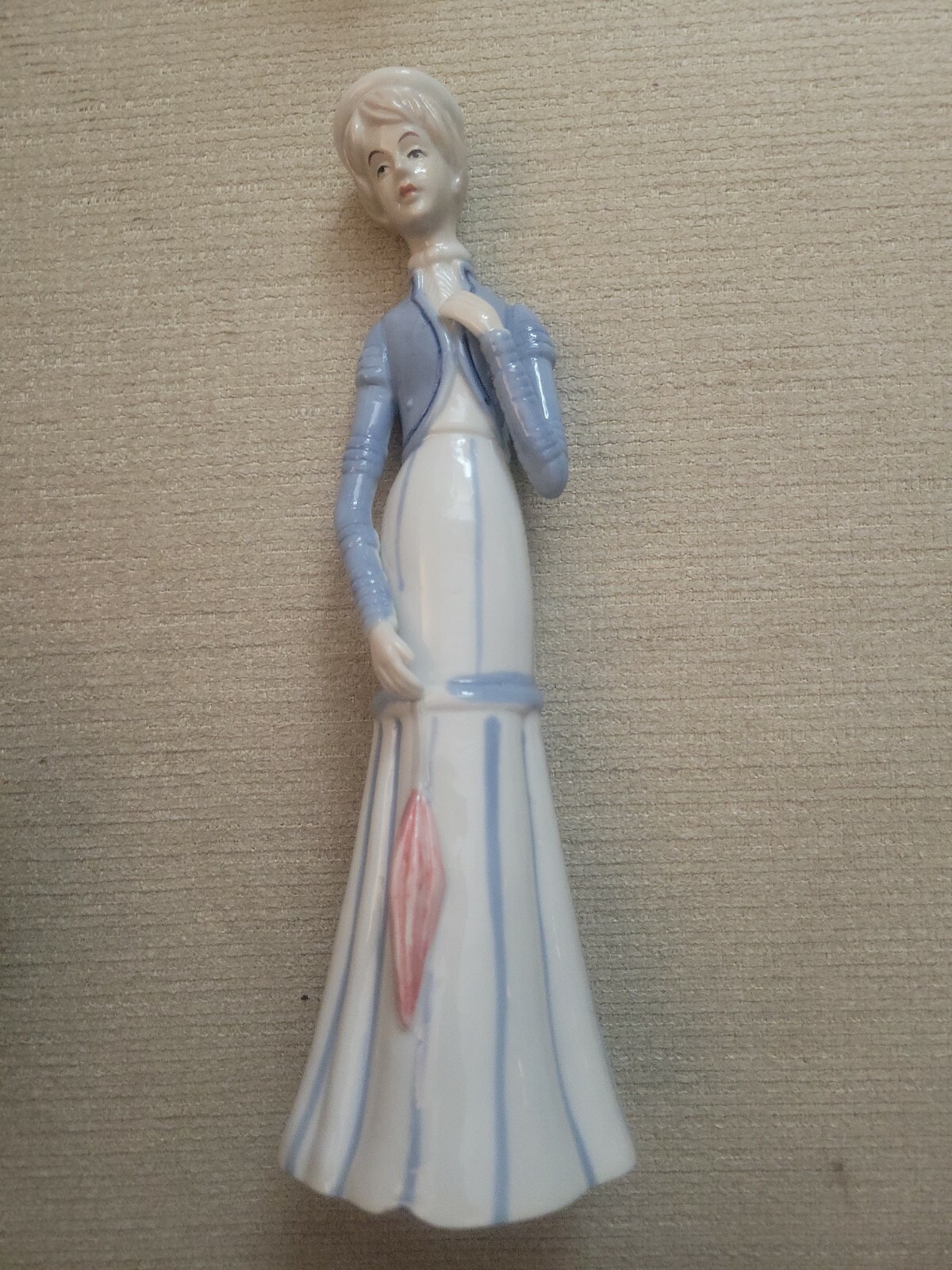 Pretty Woman Lady Made In Taiwan 10 1/2″ tall – statue figure ceramic