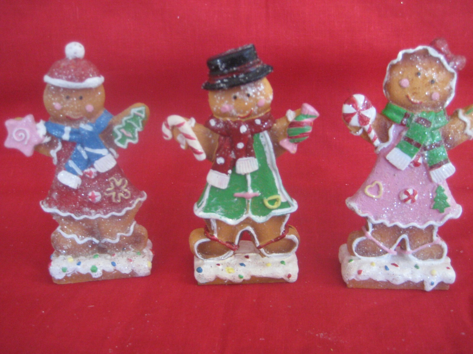 6 Piece Set Holiday Figures Inc 2 Snowmen Pairs, 1 Tree & 3 Gingerbread People