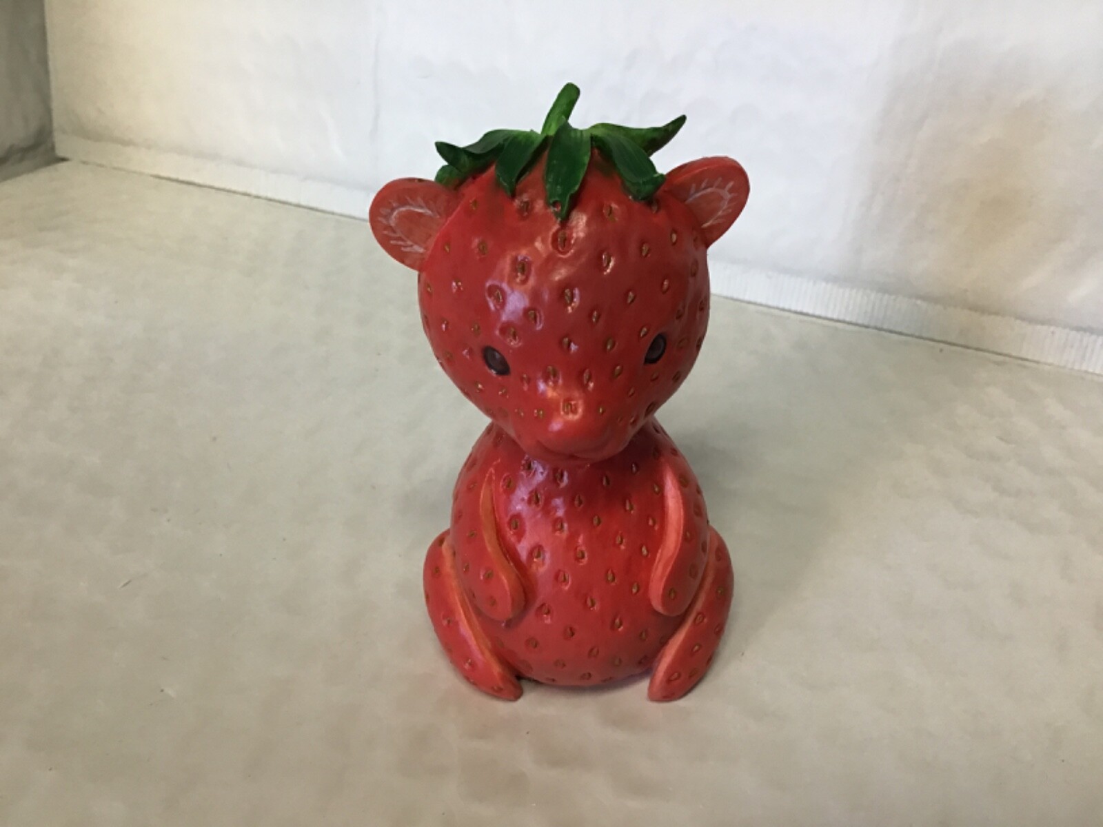 Enesco Home Grown Strawberry Bear Figurine 2010 Retired NIB # 4020991 “RARE”