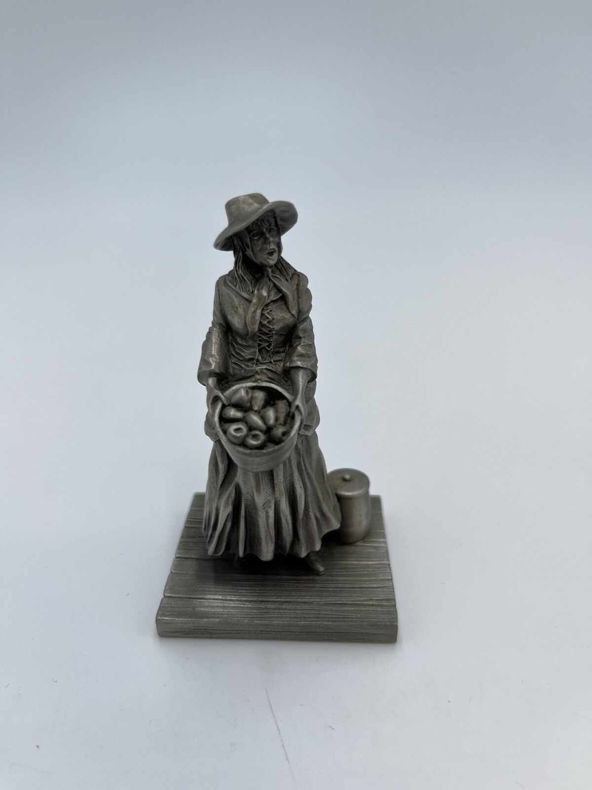 1981 FRANKLIN MINT Vintage RON HINOTE Pewter Figurine – HOT PEAR LADY