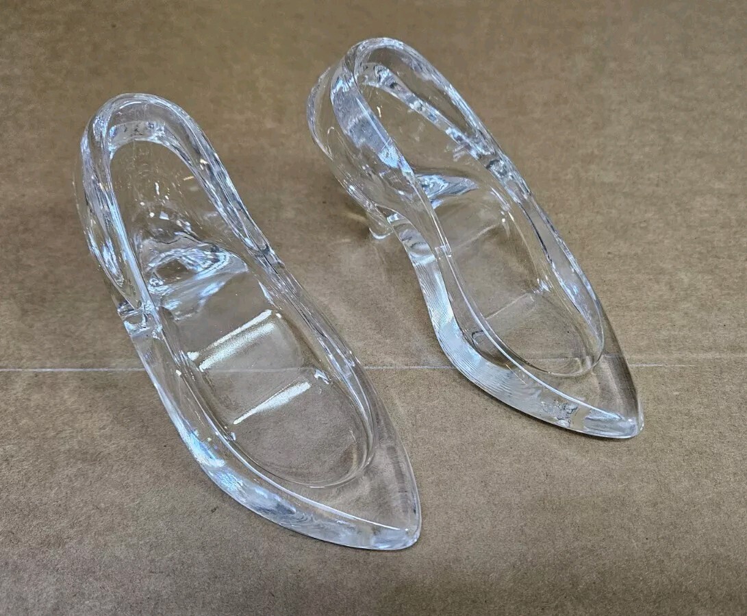 Vtg Pair Of Glass High Heel Shoes Clear Crystal Cinderella Slippers Oneida ?