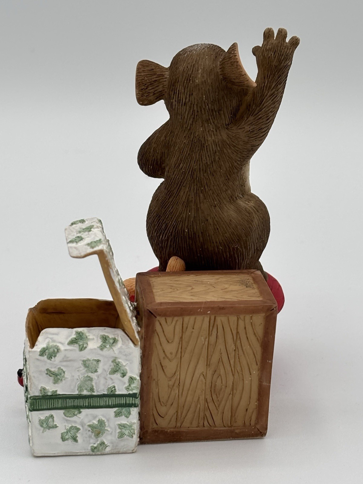 Fitz and Floyd Charming Tails “Reaching For A Memory” Mouse Figurine