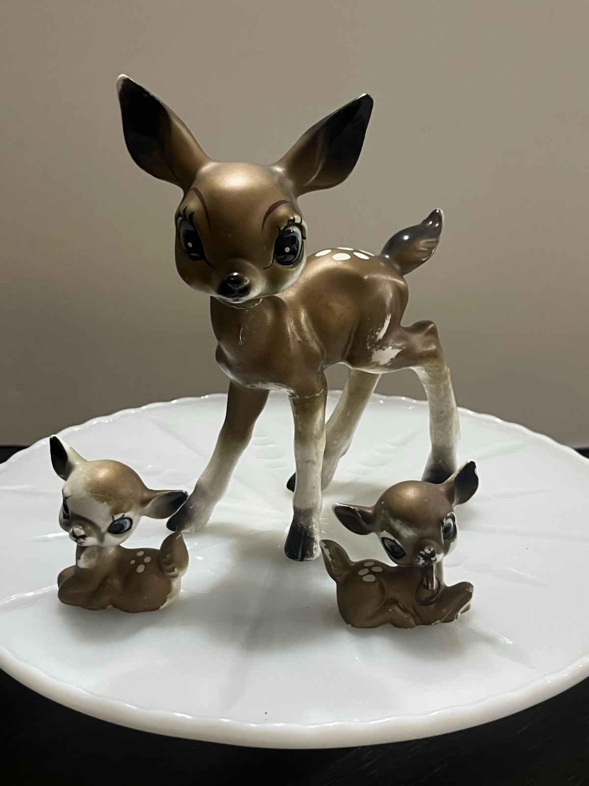 TILSO Vintage Gold Deer Doe Babies Fawn Chain Ceramic Figurine Anthropomorphic