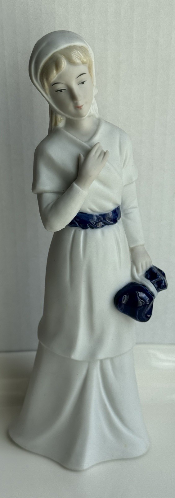 Vintage Spanish Porcelain Figurine Lady with Scarf & Bag 9.5″ Matte/Gloss Finish