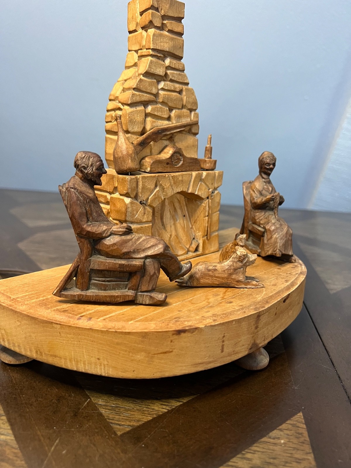 WOOD CARVING TABLE LAMP-FOLK ART W/ PEOPLE-DOG-CAT FIREPLACE,ETC-WORKING