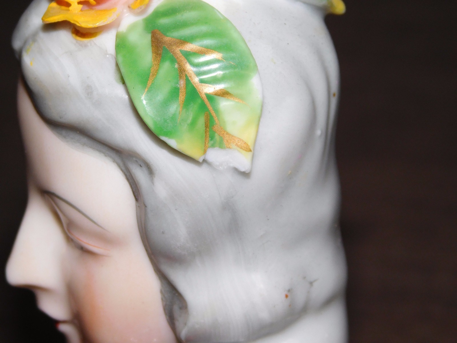VINTAGE 5″ HIGH MADE IN OCCUPIED JAPAN WOMAN FLOWERS PORCELAIN FIGURE