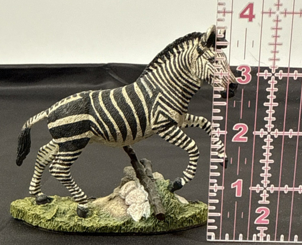 Franklin Mint 1987 Equus Zebra Wildlife Preservation Figurine
