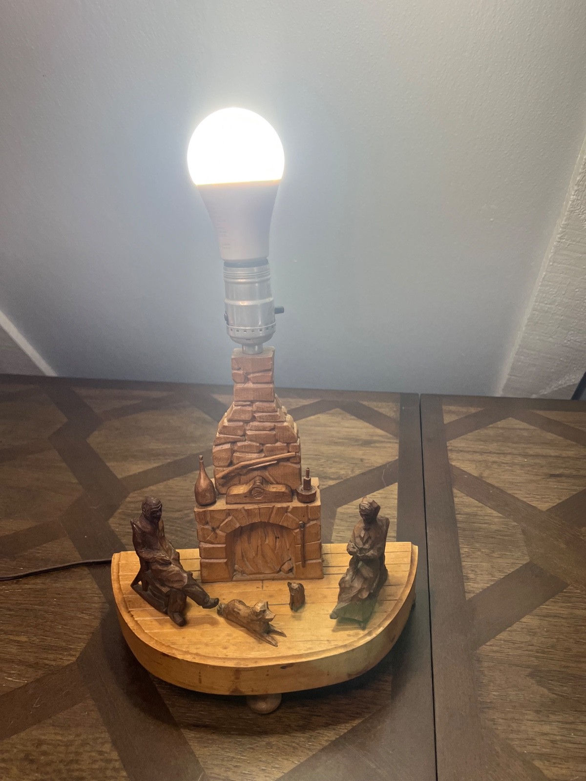 WOOD CARVING TABLE LAMP-FOLK ART W/ PEOPLE-DOG-CAT FIREPLACE,ETC-WORKING