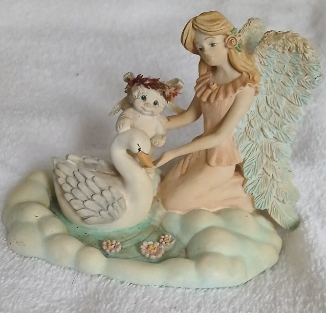 Dreamsicles Heavenly Classics Nature’s Blessings Angel Figurine Signed 1996