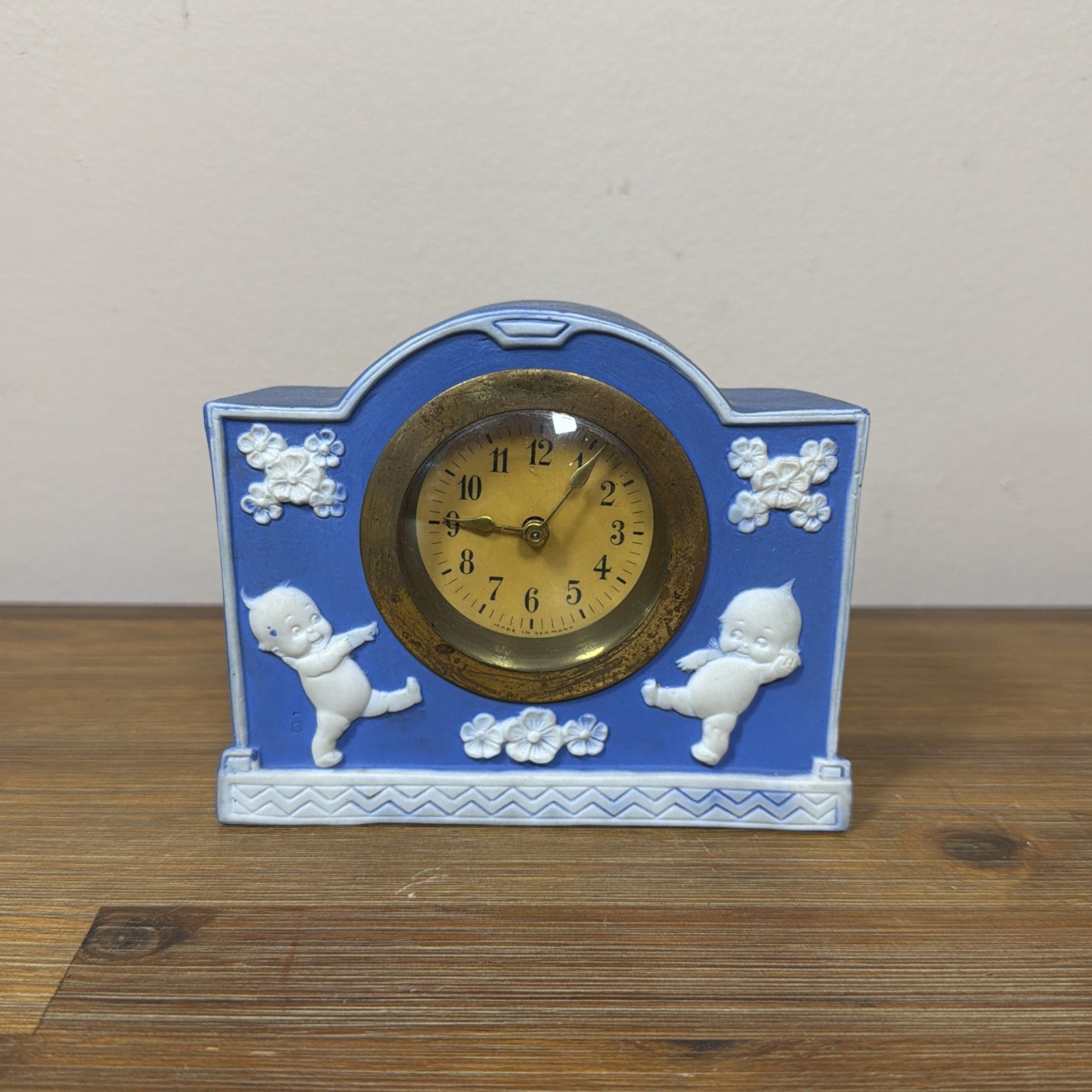 Vintage Art Deco Rose O’Neill Kewpie Blue Jasperware Desk Clock Germany