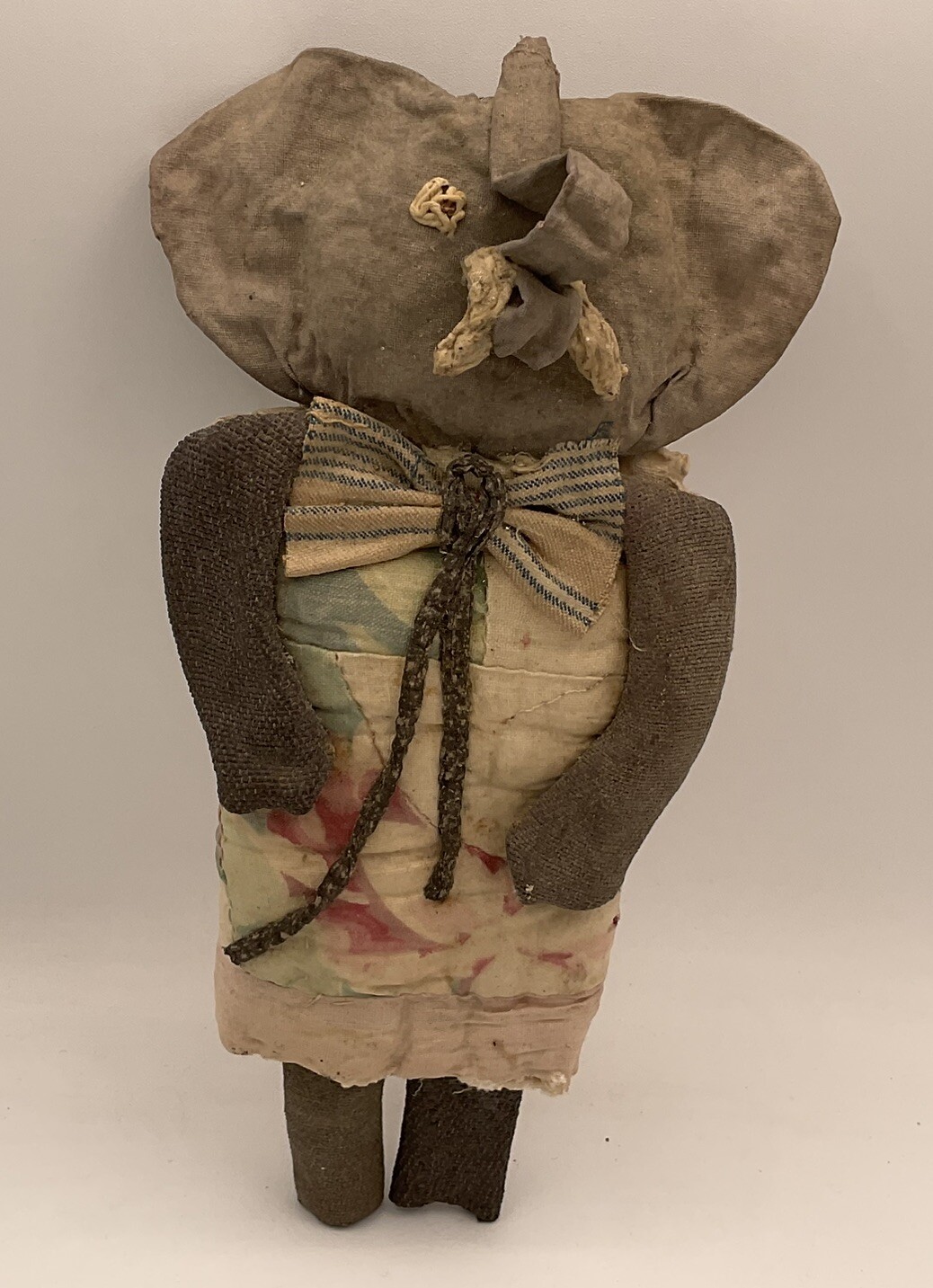 VINTAGE DECOUPAGE QUILT SQUARES FABRIC ELEPHANT FIGURINE 9 X 4.5 PRIMITIVE STYLE