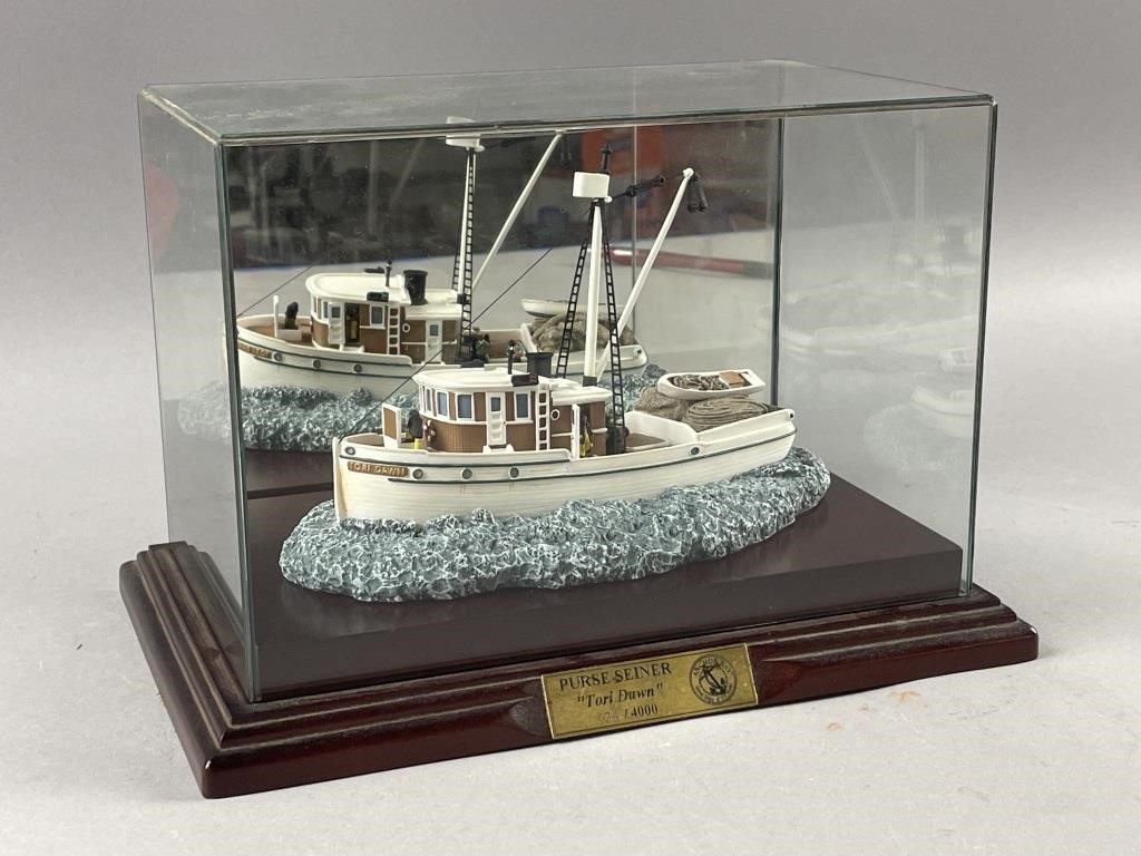 MINT Anchor Bay Tori Dawn Purse Seiner Boat Ship W/ Glass Case COA Harbour Light