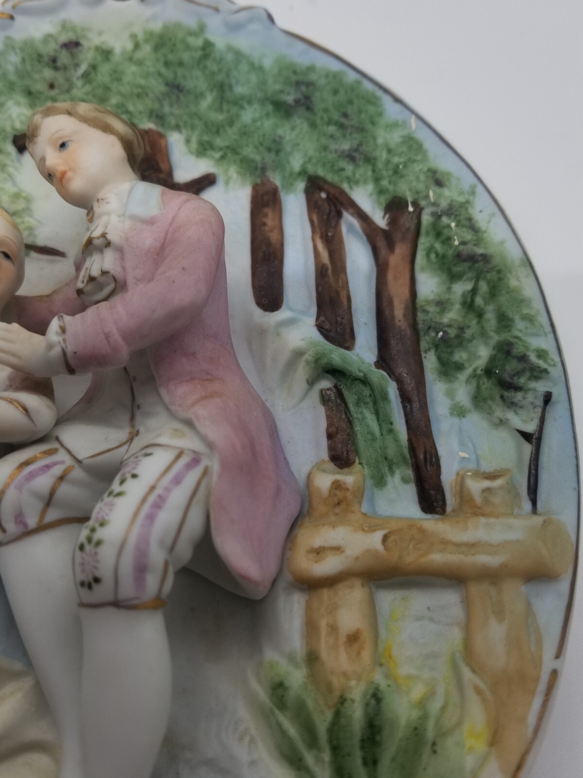 Victorian Romantic Couple Chalkware Hanging Wall Plaque 3D VTG Ucago