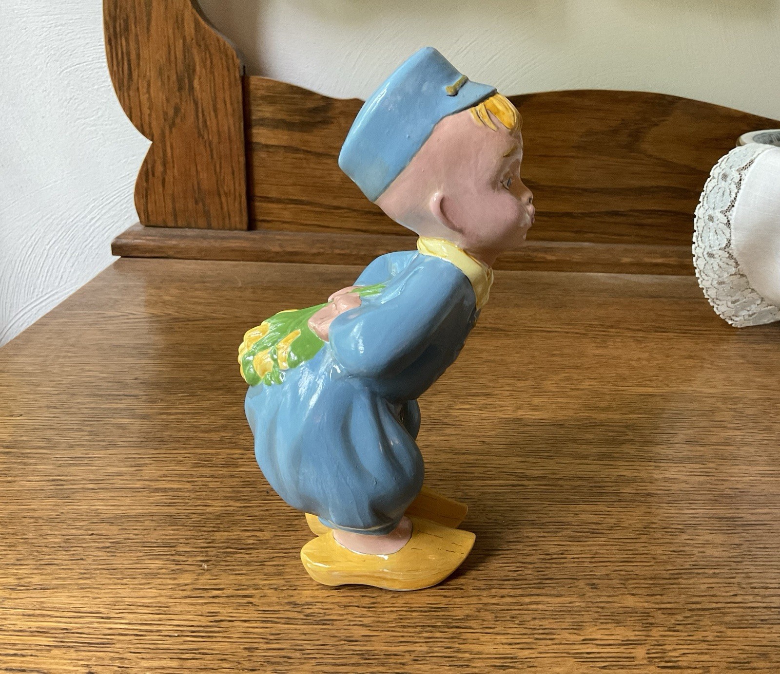 Hand Painted Ceramic Holland Delft Style Dutch Kissing Boy and Girl