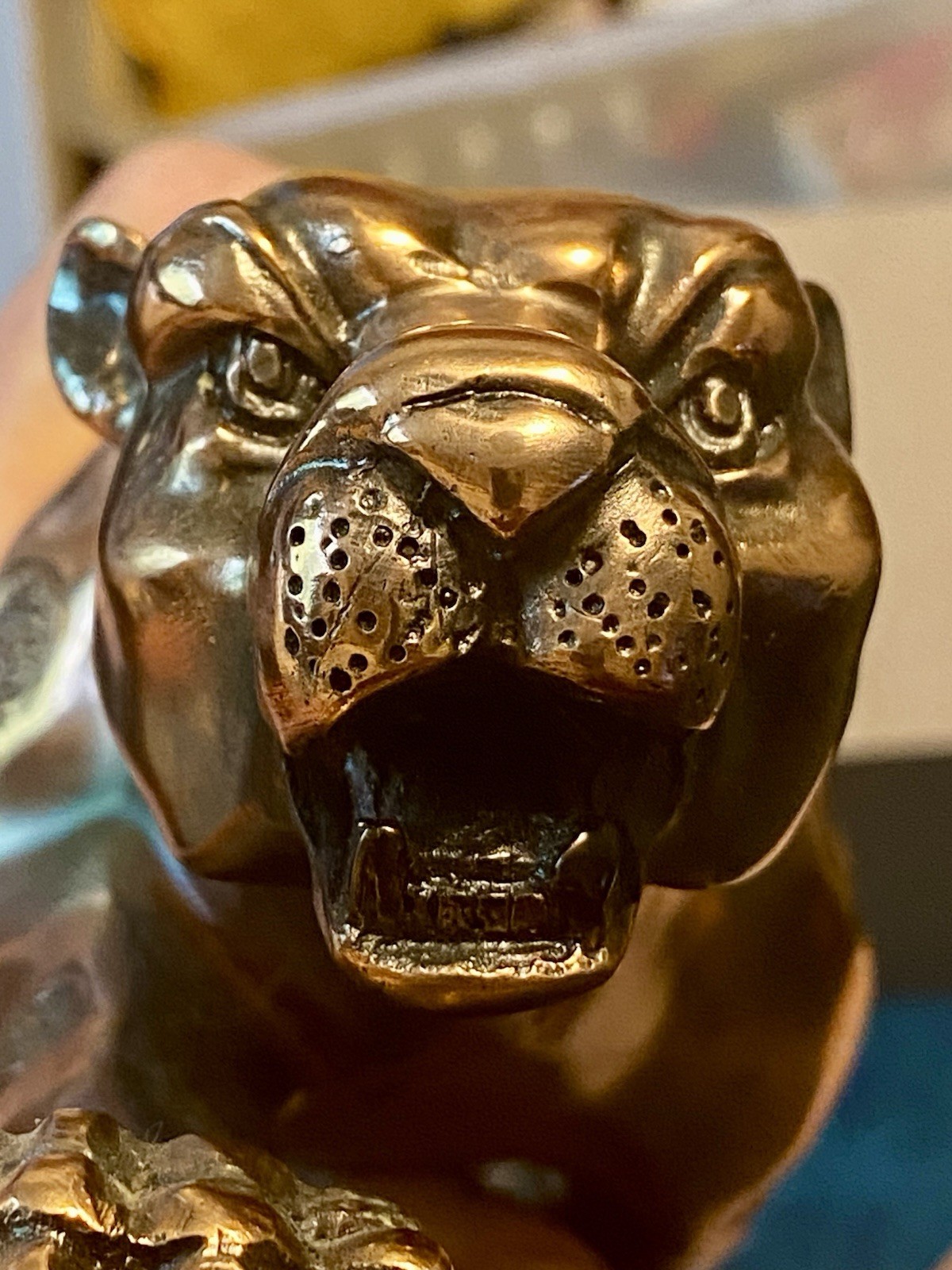 MCM Stunning Wild Leopard Design Statue Brass Cheetah Sculpture Alarming Panther