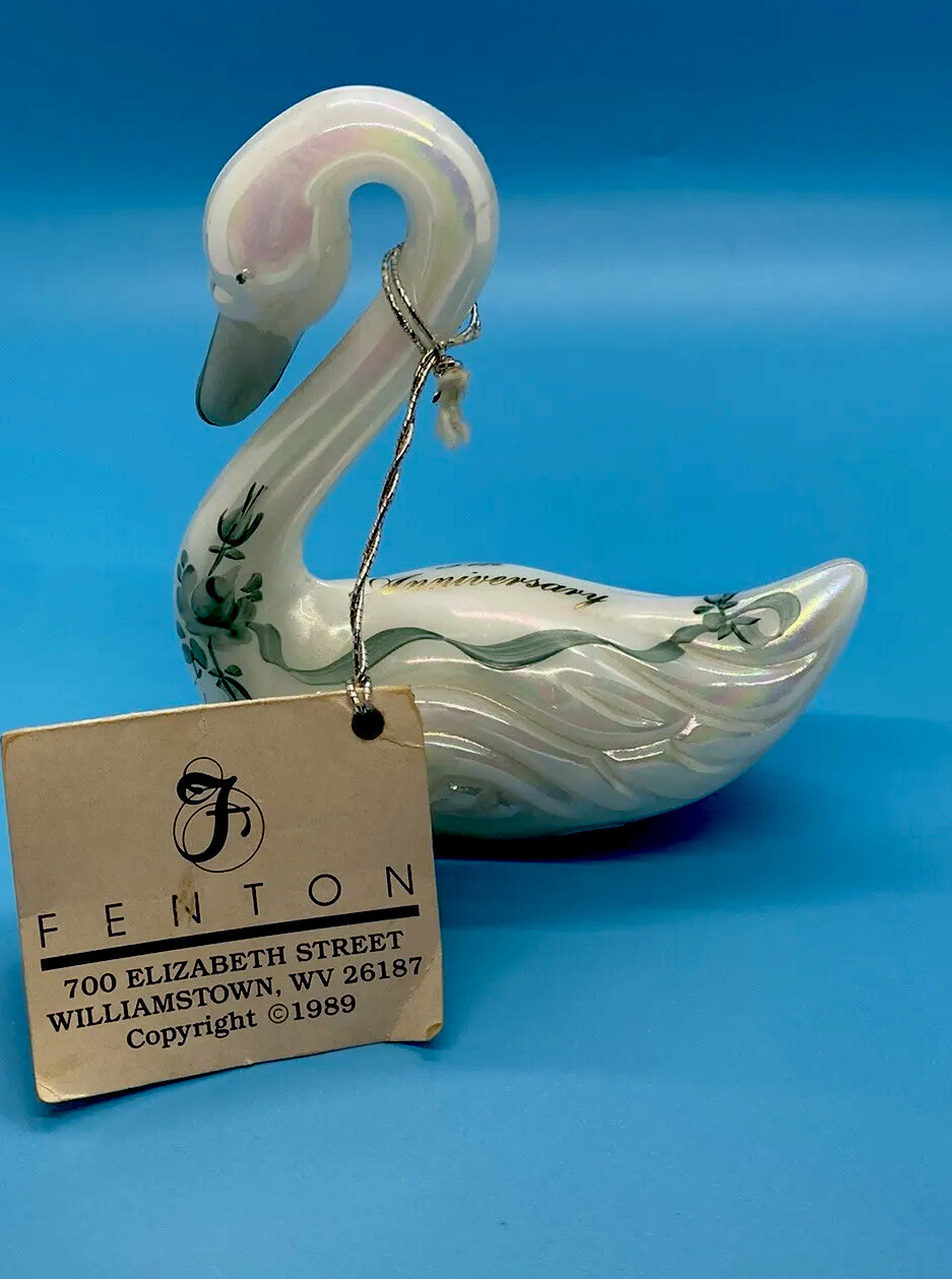 Fenton Enduring Love Swan 5th Anniversary Opalescent Signed with tags 1989