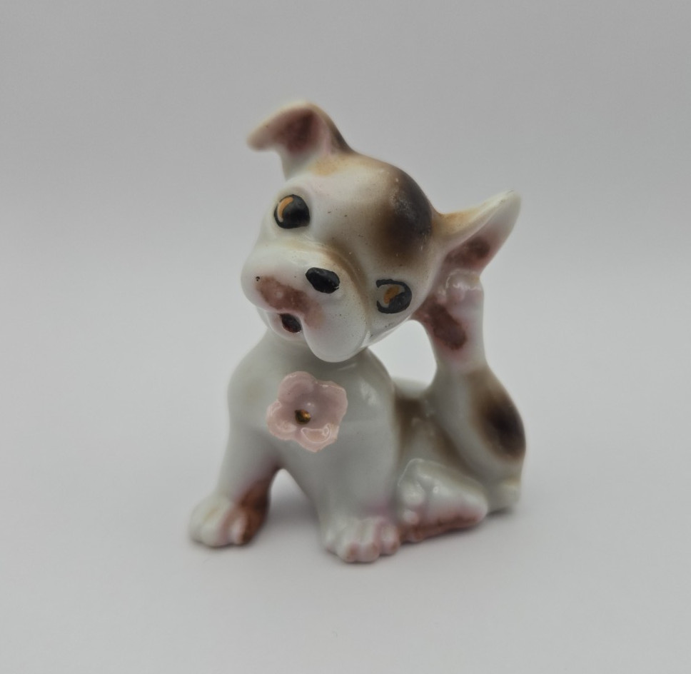 Vintage Japan Kitsch Big Eyed Anthropomorphic Puppy Dog W/ Flower