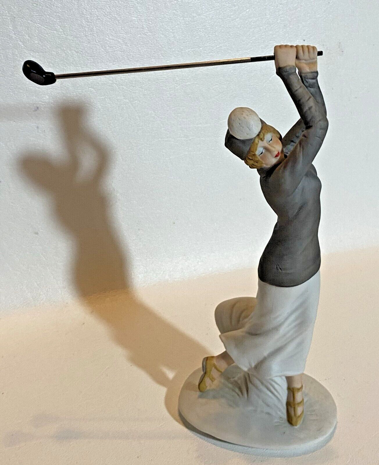 Le Golf by Louis Icart 1913 Female Golder Porcelain Figurine Ltd Edt 1861/7500