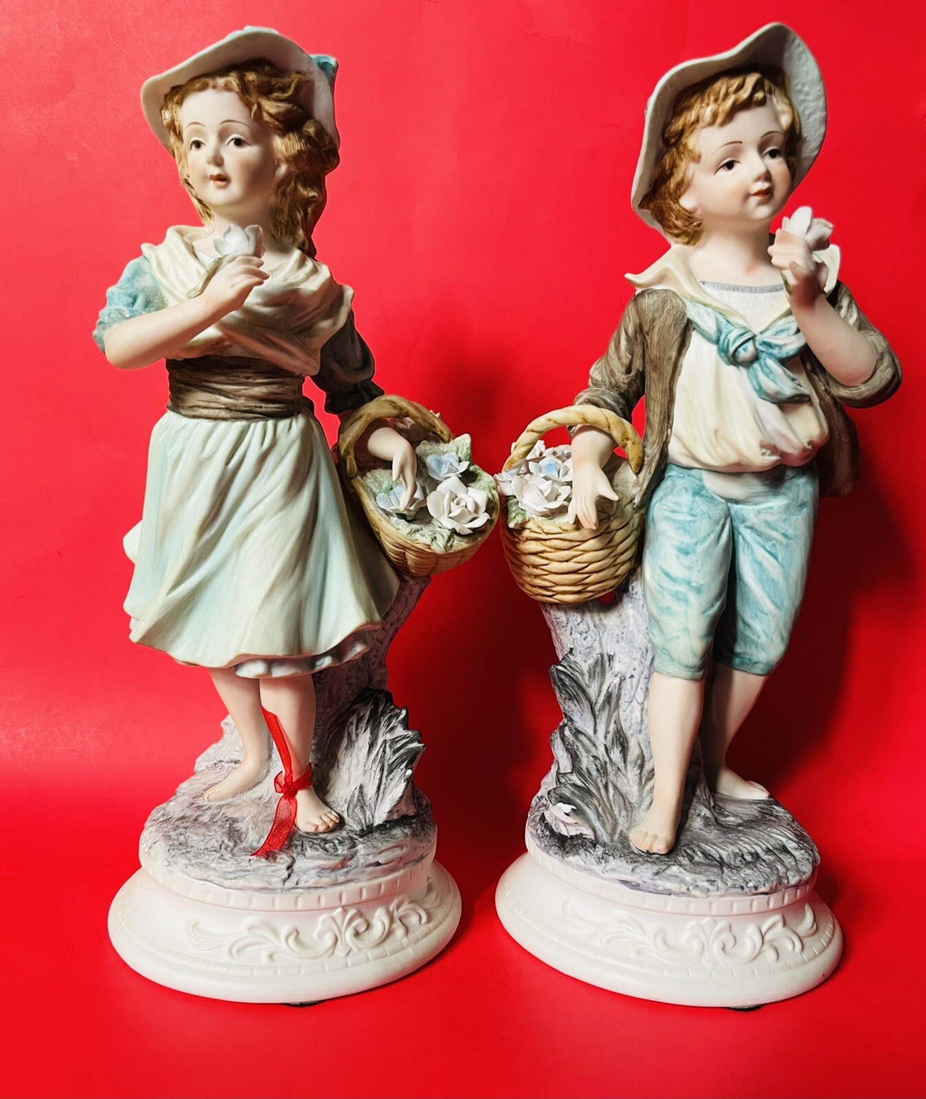 ETHAN ALLEN AMERICAN TRADITIONAL INTERIORS PORCELAIN FIGURINE (Read Description)