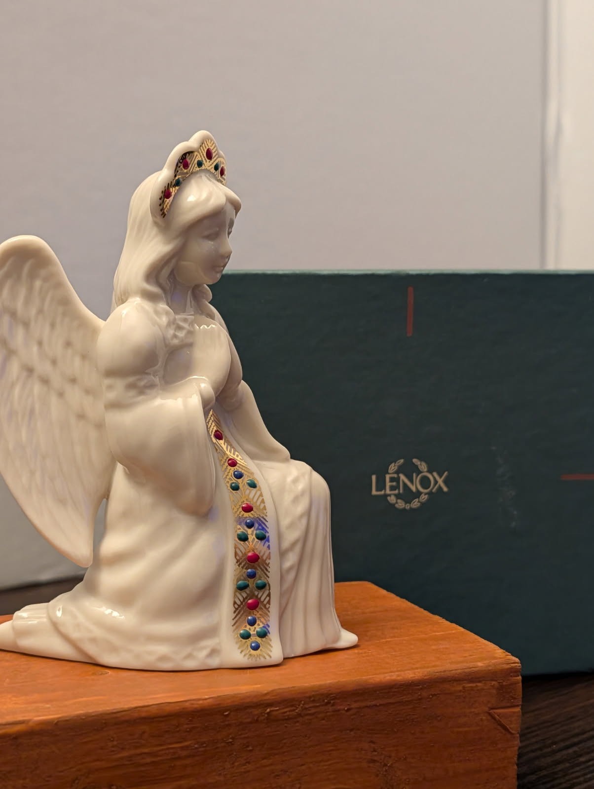 1995 Lenox China Jewels Nativity Kneeling Angel