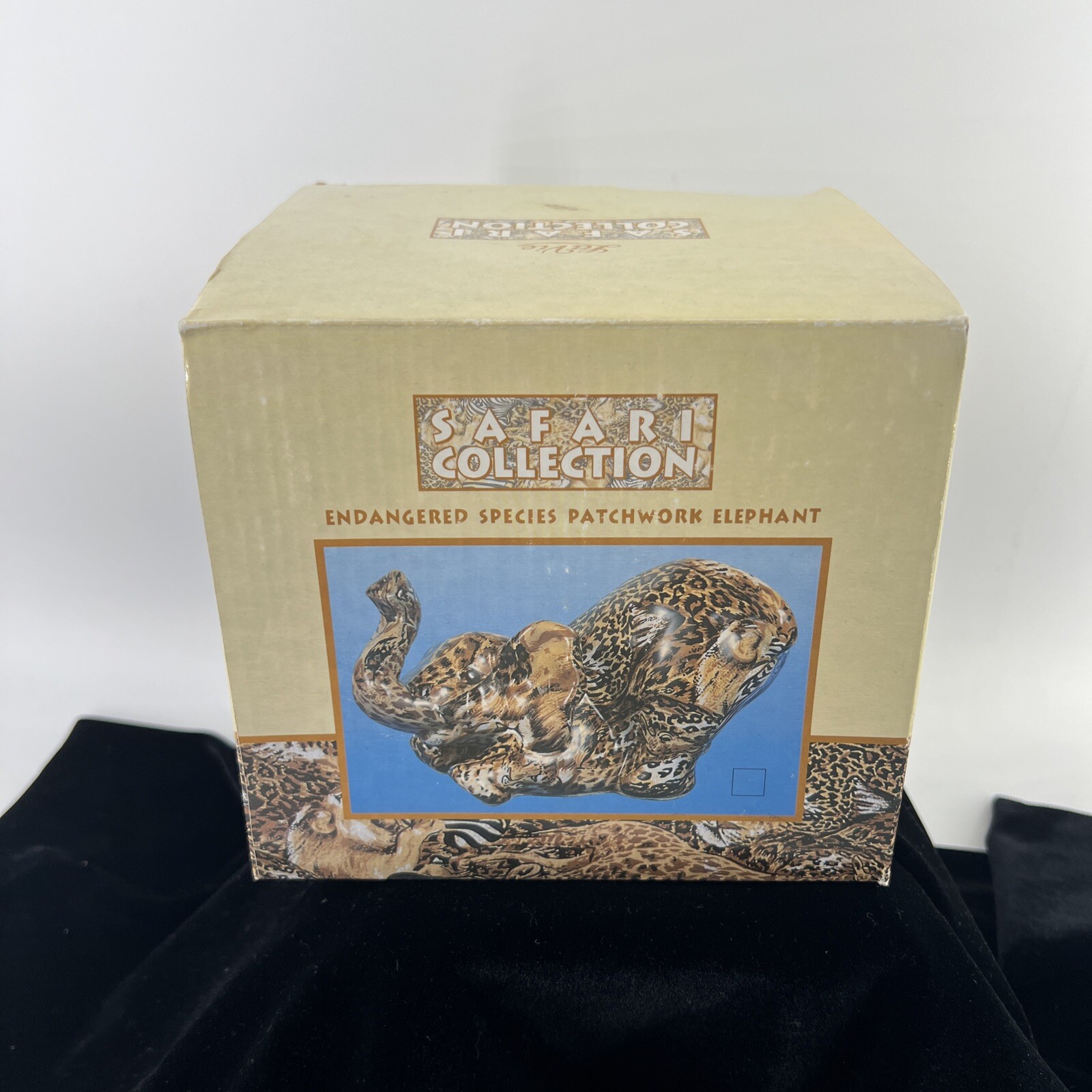 Elephant Ls Vie Safari Animal Print Ceramic Figurine 7″ NIB