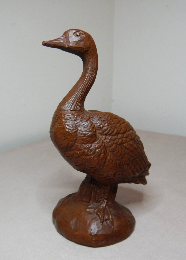 VINTAGE HANDCRAFTED BIRD SCULPTURE BY RED MILL MFG CIRCA 1987
