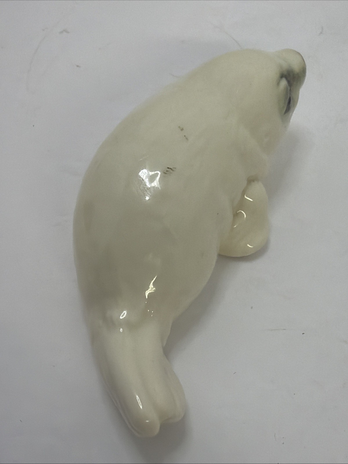 Goebel W. Germany 1970s 320 White Baby Arctic Seal 3 5/8″ Long