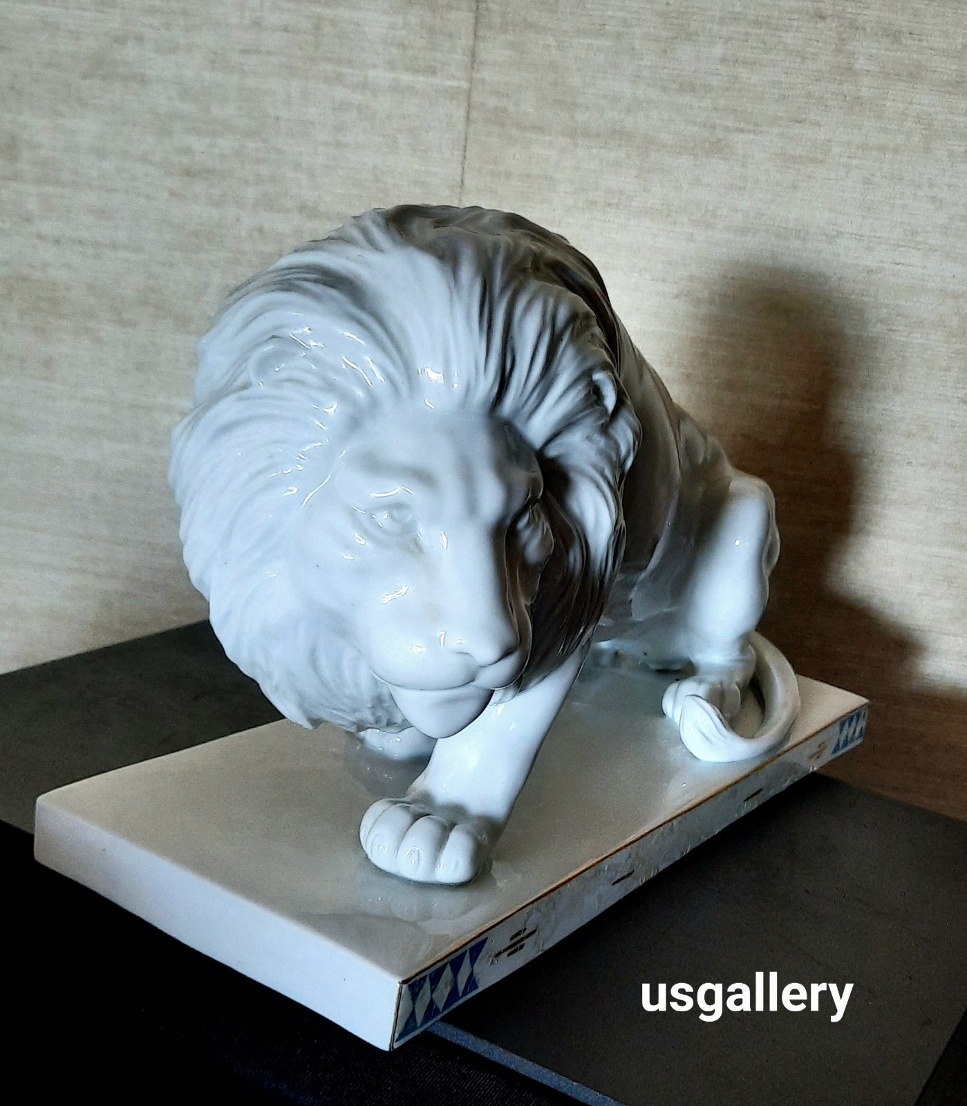 Antique Porcelain Lion King Sculpture Figurine.