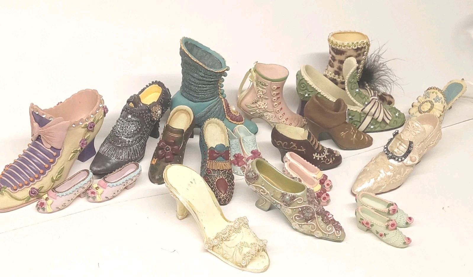 20 Hard To Find Victorian-style Lady Porcelain/Ceramic Shoe Collection Decor