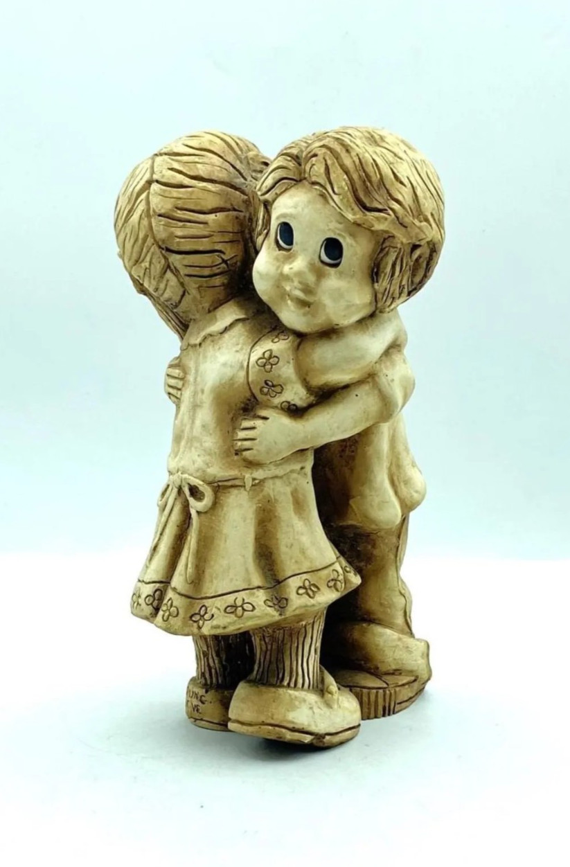 Vintage Bill Vernon Shade Tree Creations Young Love Children Hugging