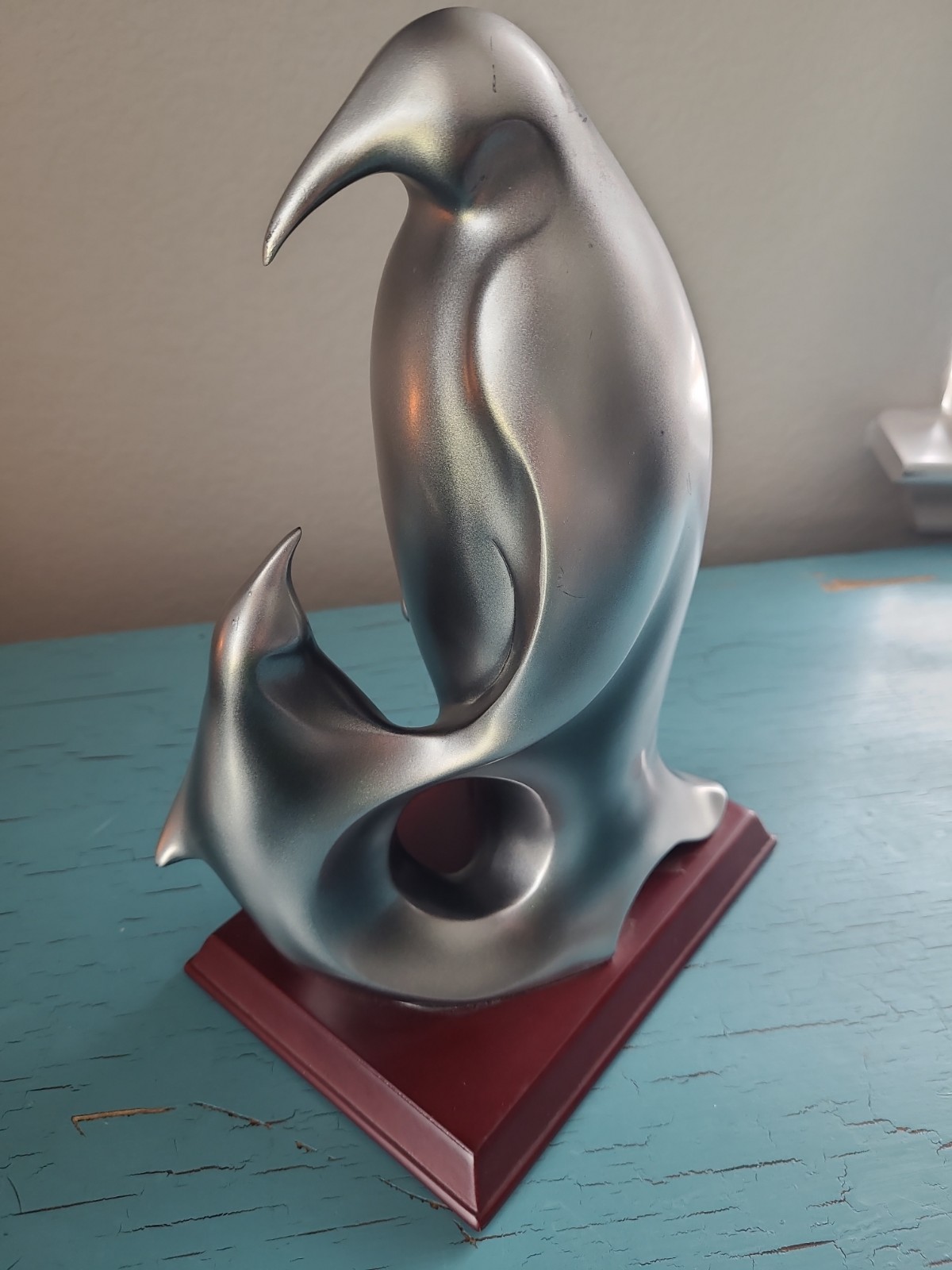 Herco Gift Professional Emperor Penguin & Baby Figurine Silver Wood Base