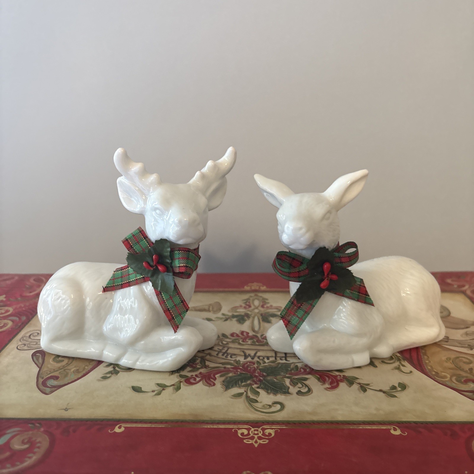 Set Of White Porcelain Deer With Holiday Bows 4×3.5 In