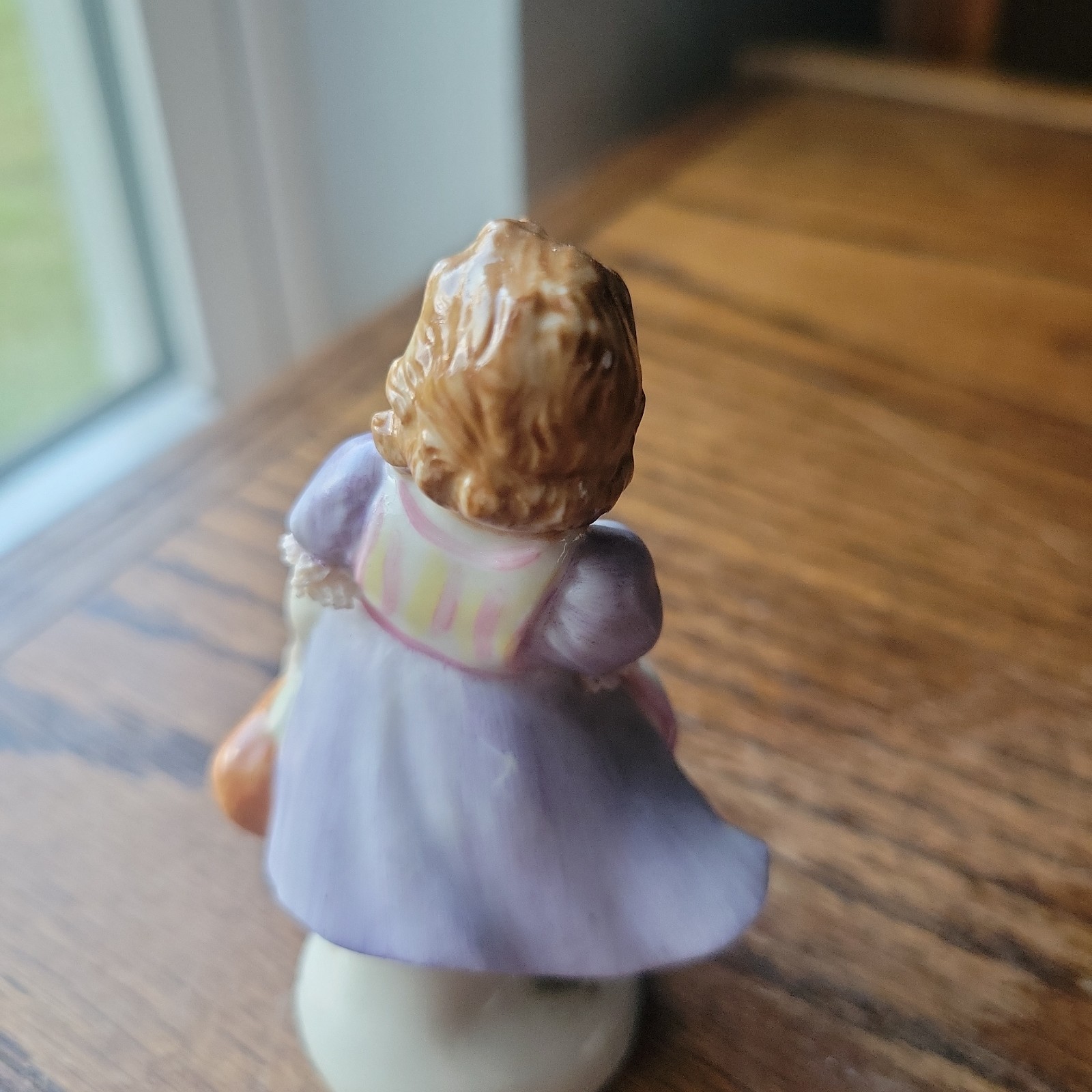 Muller-Volkstedt MV Irish Dresden “Busy Bee” Porcelain Figurine Girl 3.25″ Tall