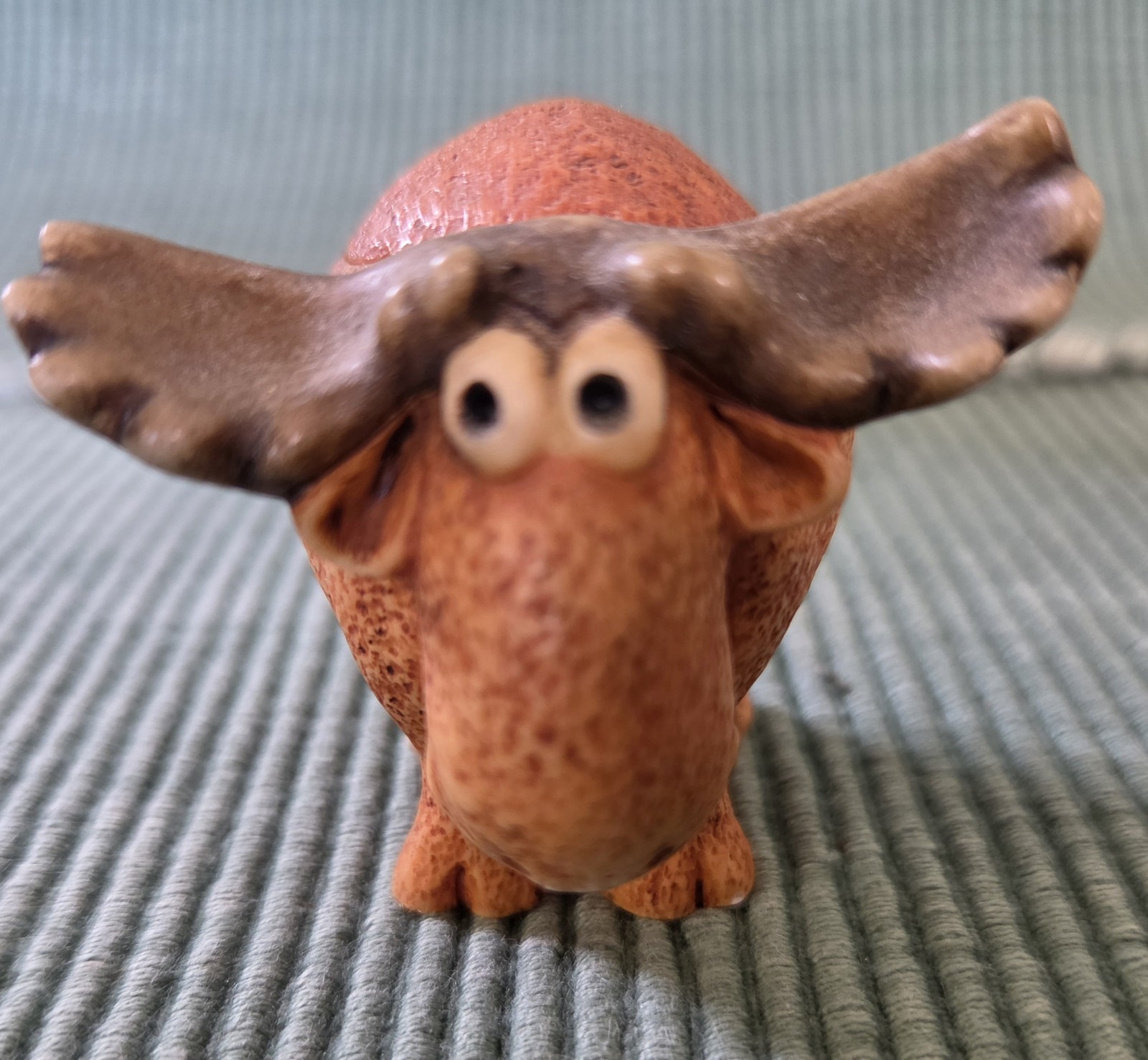 Adorable Kingdom Pot Bellys Hoofy Moose Trinket Box Figurine. 2003