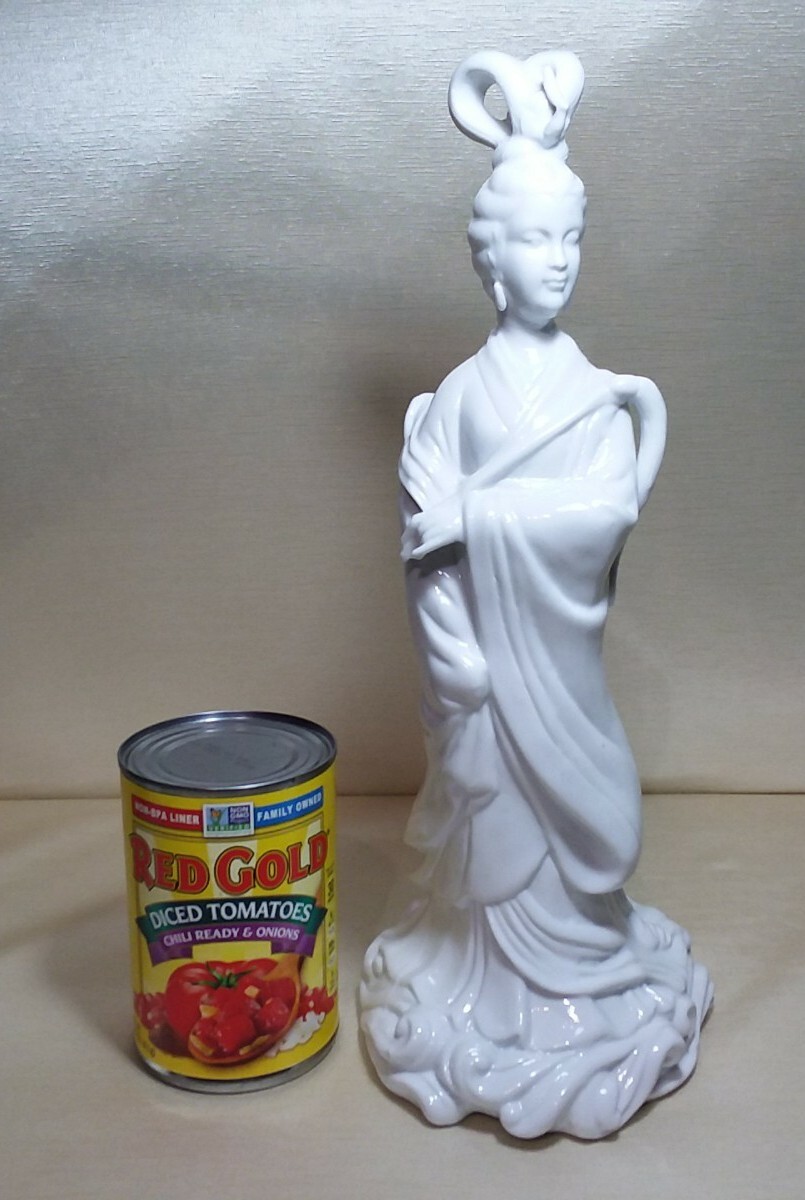 Chinese Craftsmen White Porcelain, Royal Women Made in TAIWAN R. O. C. 13.5″H
