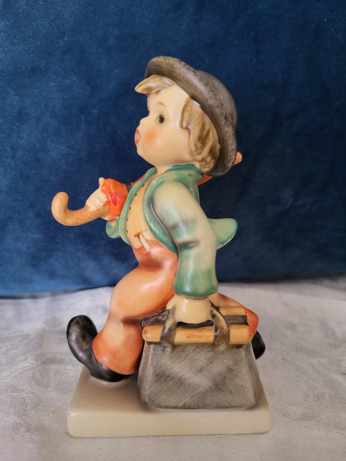 Goebel Hummel Merry Wanderer figurine #11/0 TMK-3