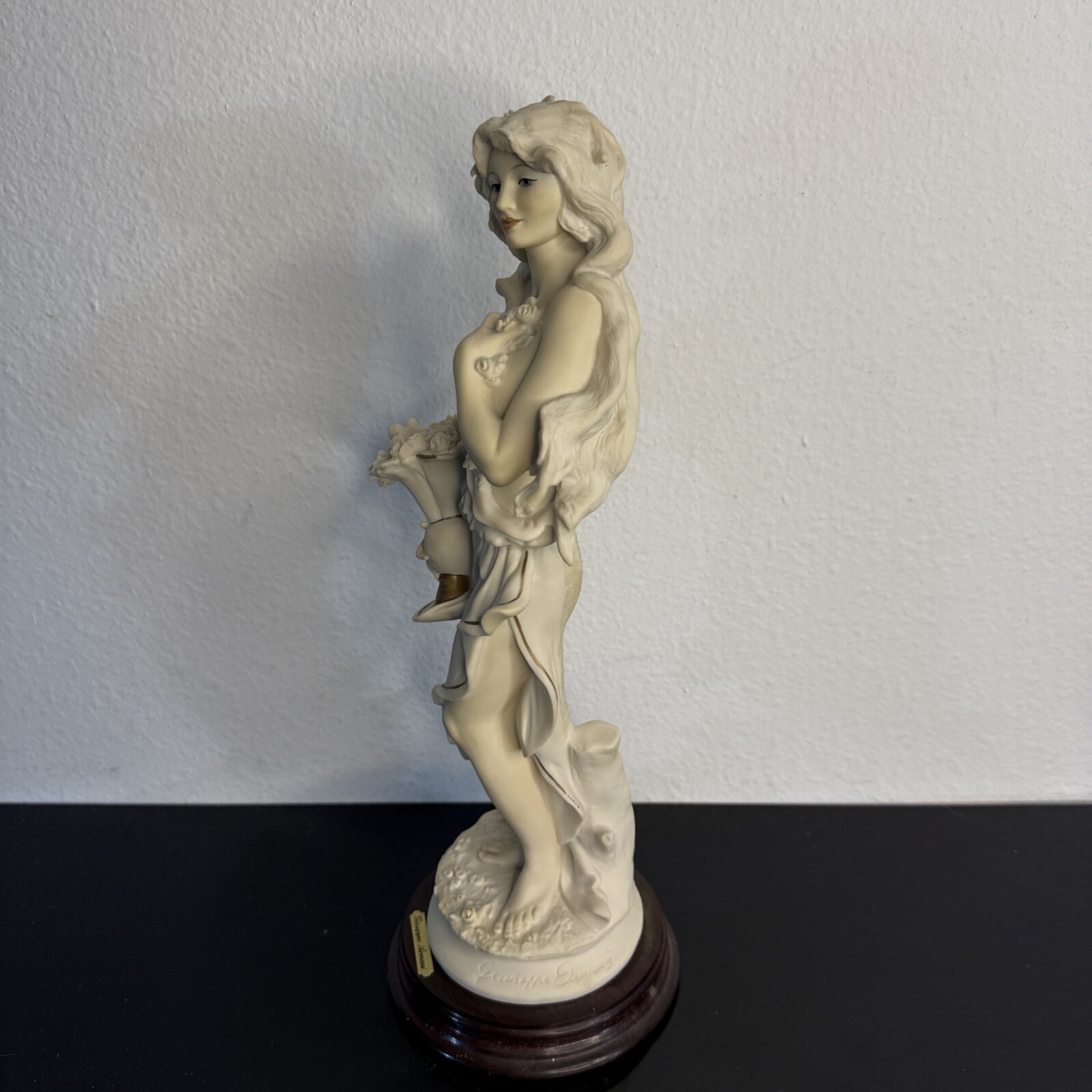 Vtg Giuseppe Armani 1992 Florence Signed Venus-Goddess Statue 12.5″ Wood Base