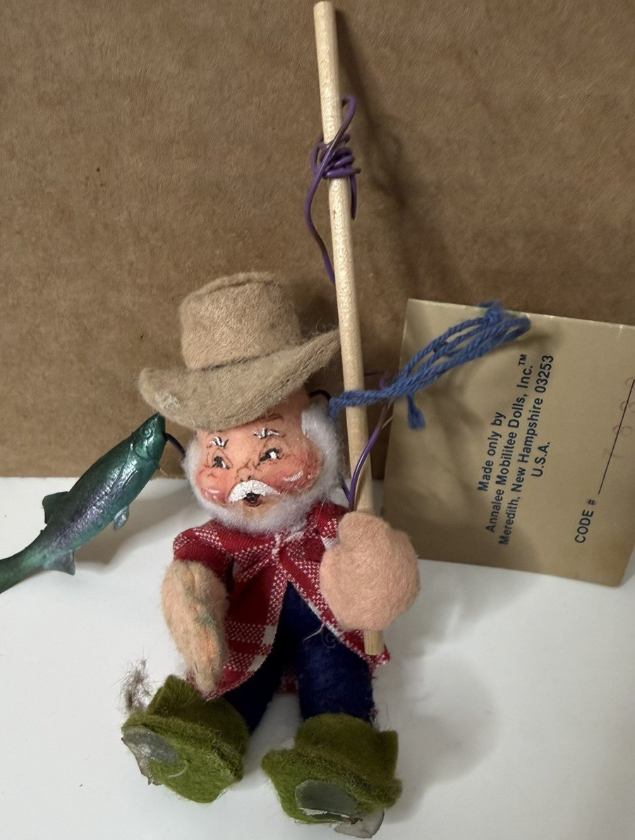 Annalee Mobilitee Dolls 1994 Fisherman Figurine by Annalee Thorndike, Handcraft…