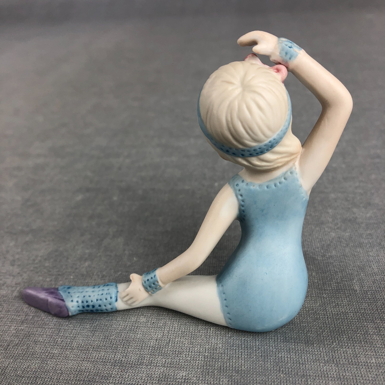 HOMCO Dance Girl Figure set of 2 Ballerina Gymnastics Stretch 70s Porcelain 1406