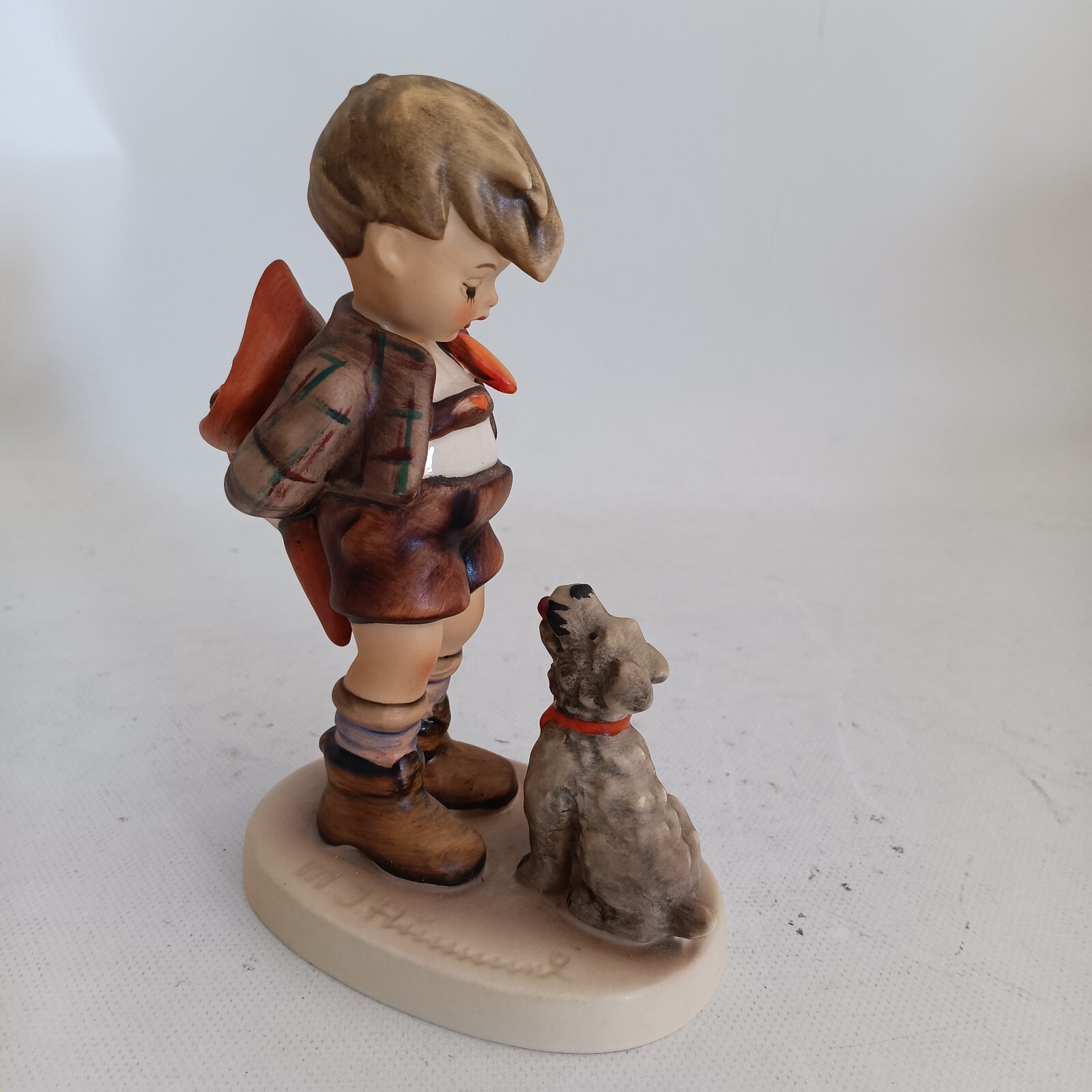 Hummel “NOT FOR YOU” Boy with Bouquet and Dog #317 – 5.5″