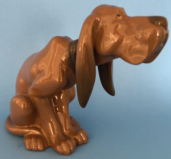 Lladro 5111 “Timid Dog” Apprehensive Bloodhound Puppy Dog – MWOB, RV$485