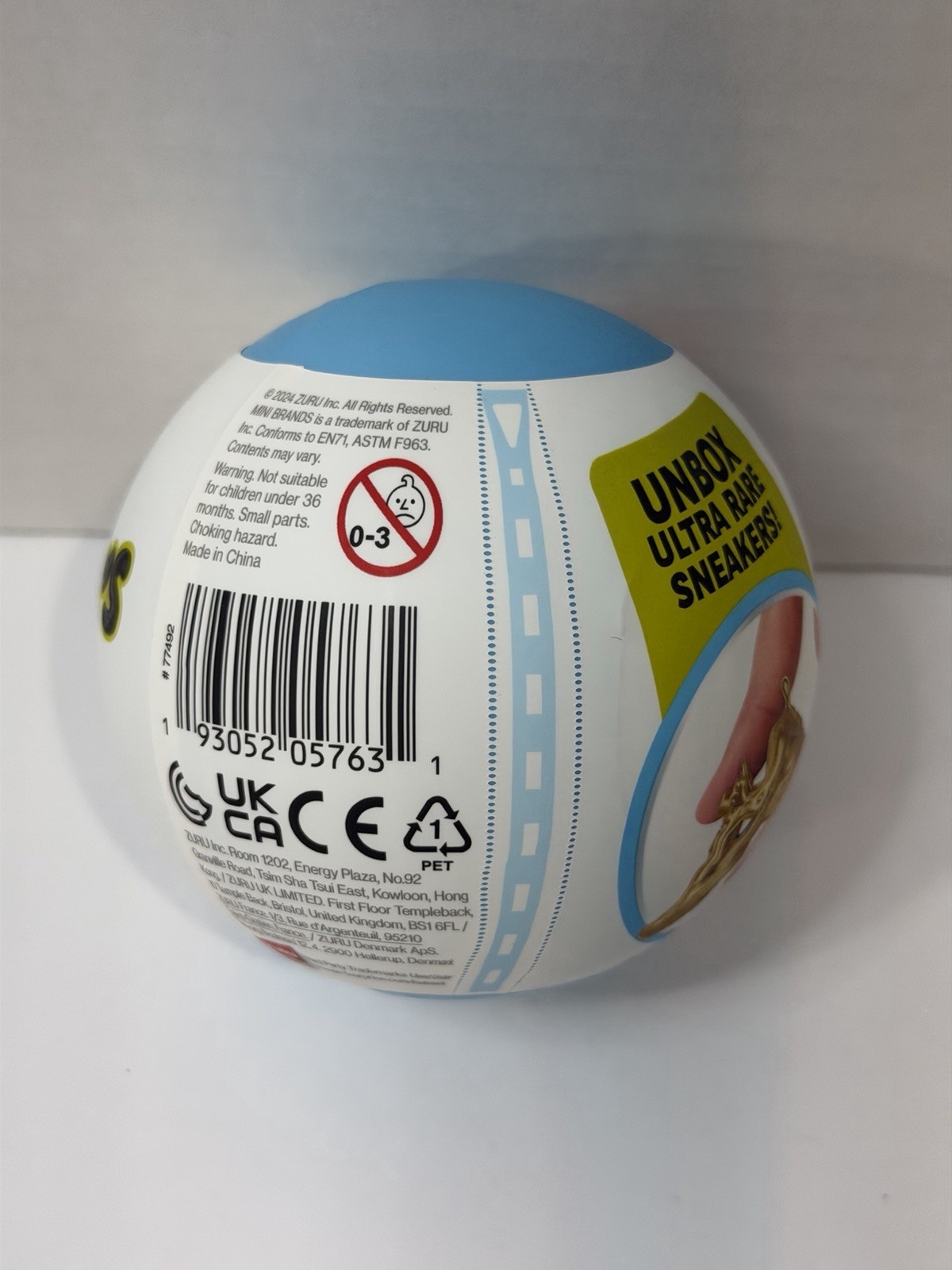 Mini Brands Sneaker Surprise Plastic Capsule Zuru 2024